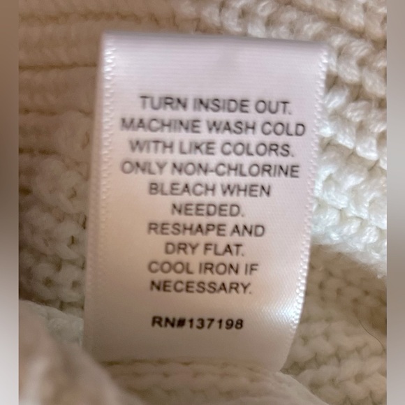 Kerri Rosenthal White & Pink Trim Heart Crew Neck “Valentine’s Day” Sweater, M - Picture 11 of 12